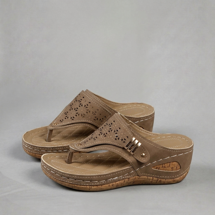 Claire – Comfort sandals with breathable cut-out design